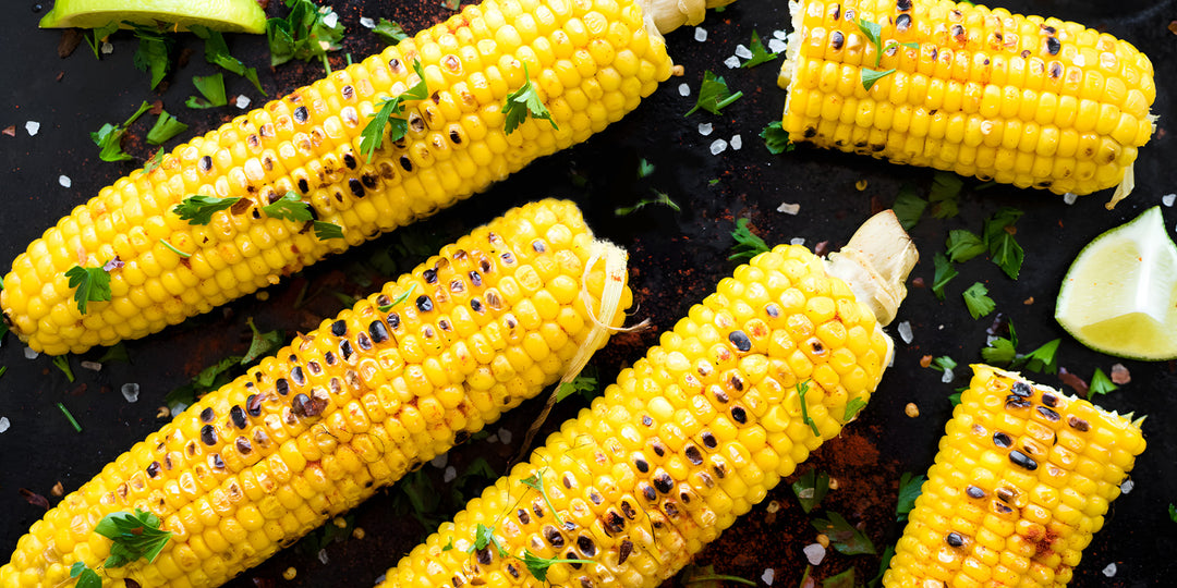 Gegrillte maiskolben mexikanischer art
